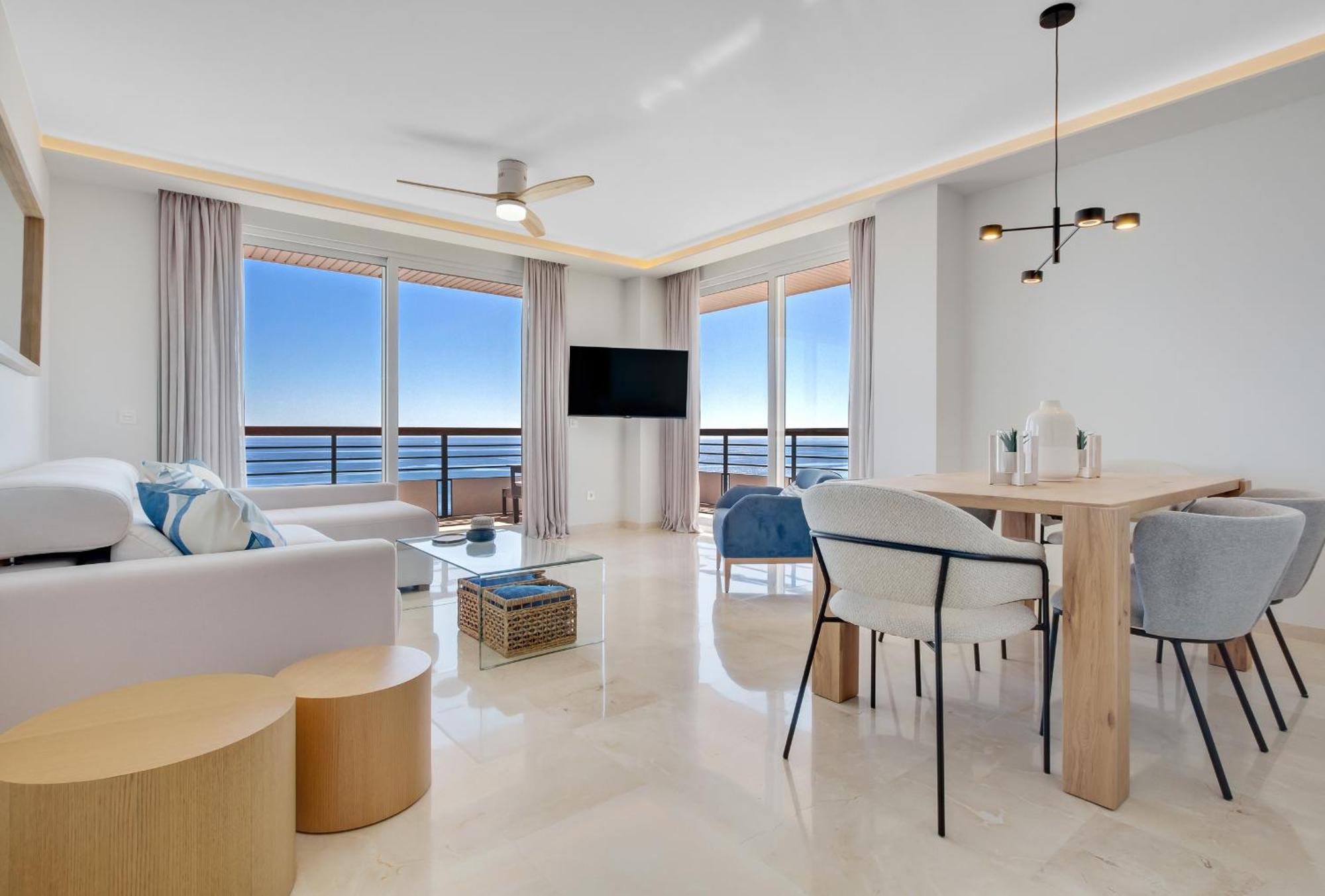 Santa Clara Modern & Exclusive Seafront Apartment Torremolinos Dış mekan fotoğraf