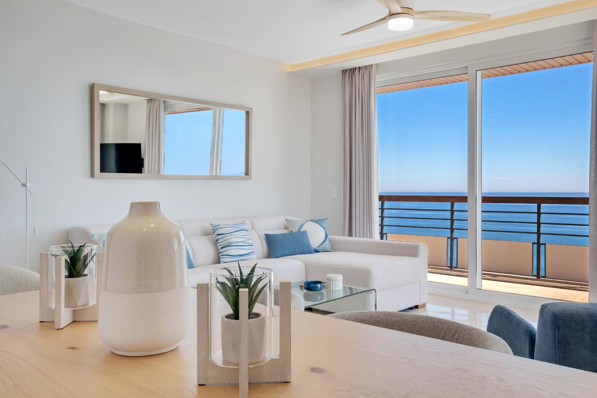 Santa Clara Modern & Exclusive Seafront Apartment Torremolinos Dış mekan fotoğraf