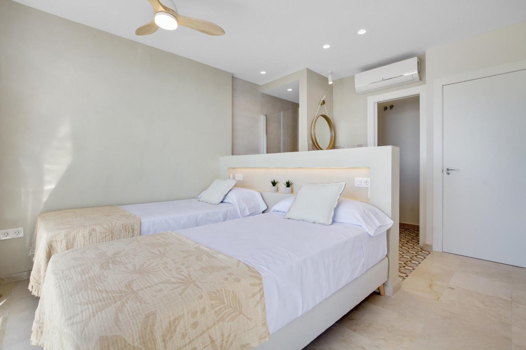Santa Clara Modern & Exclusive Seafront Apartment Torremolinos Dış mekan fotoğraf