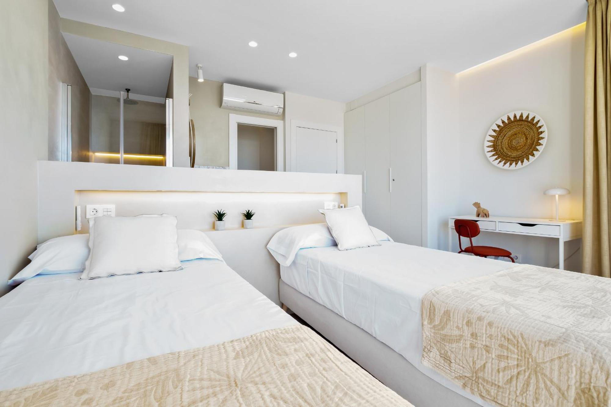 Santa Clara Modern & Exclusive Seafront Apartment Torremolinos Dış mekan fotoğraf