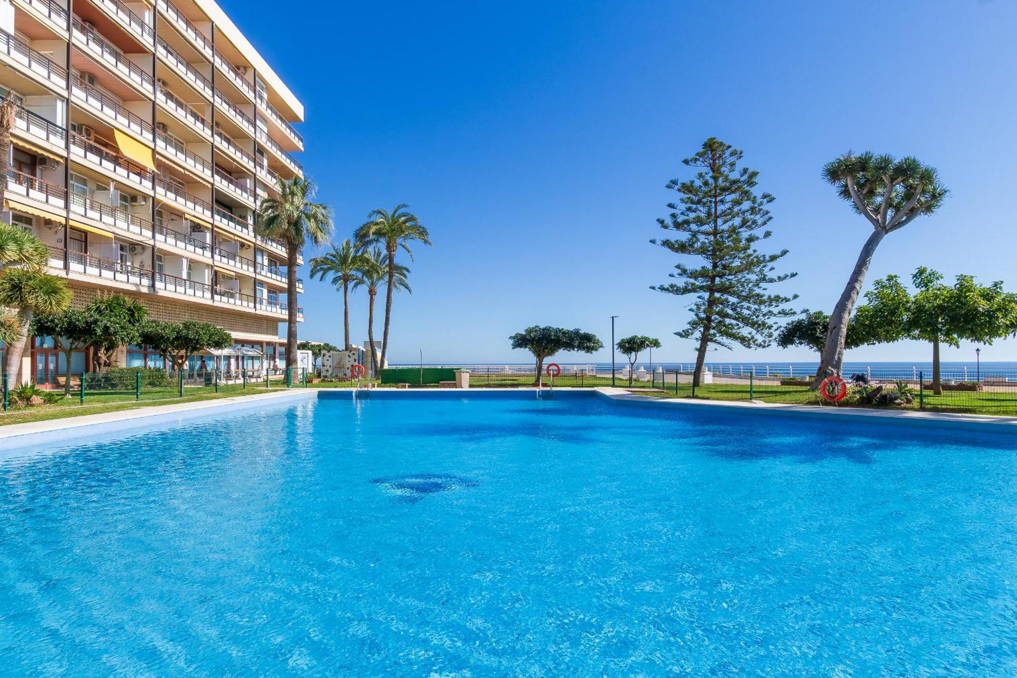 Santa Clara Modern & Exclusive Seafront Apartment Torremolinos Dış mekan fotoğraf