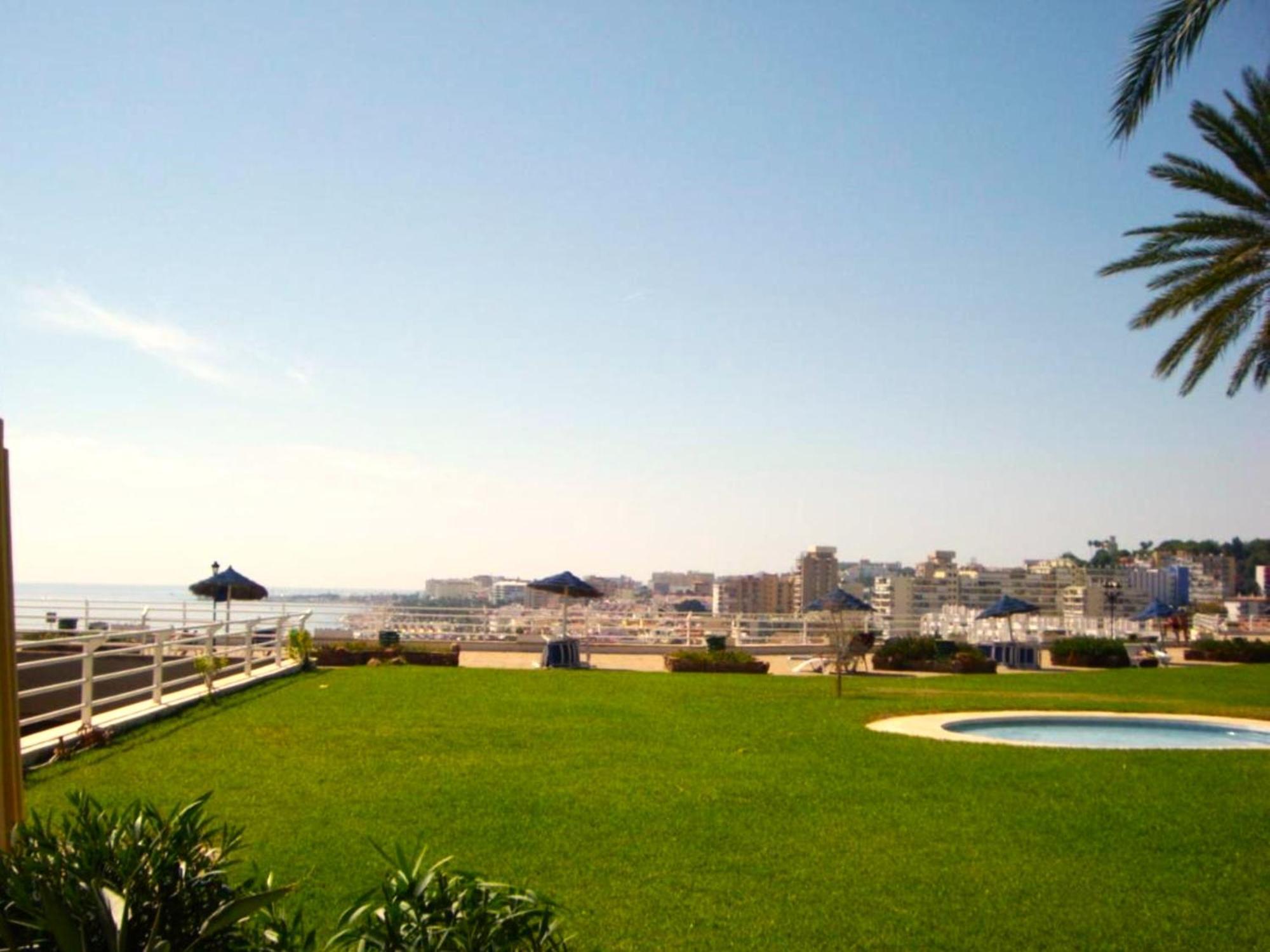Santa Clara Modern & Exclusive Seafront Apartment Torremolinos Dış mekan fotoğraf