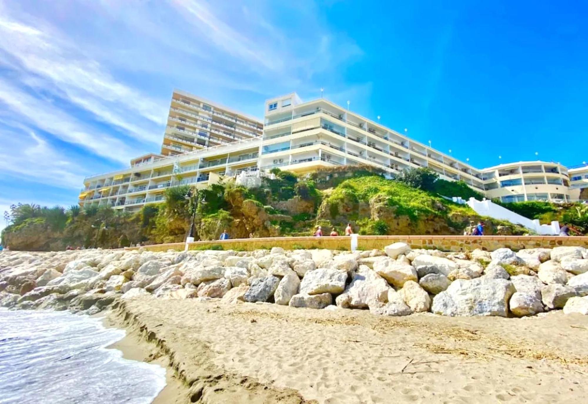 Santa Clara Modern & Exclusive Seafront Apartment Torremolinos Dış mekan fotoğraf