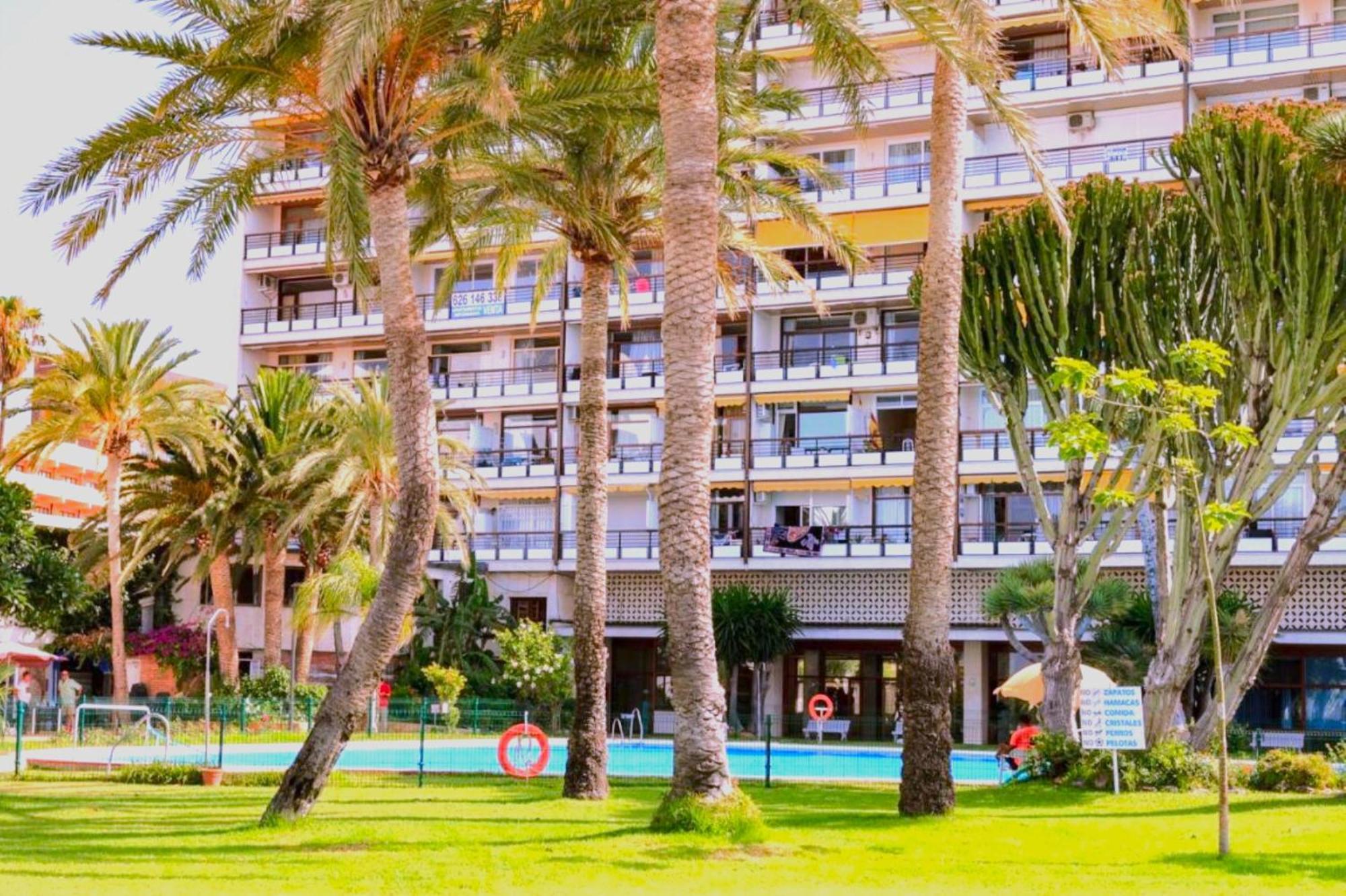 Santa Clara Modern & Exclusive Seafront Apartment Torremolinos Dış mekan fotoğraf