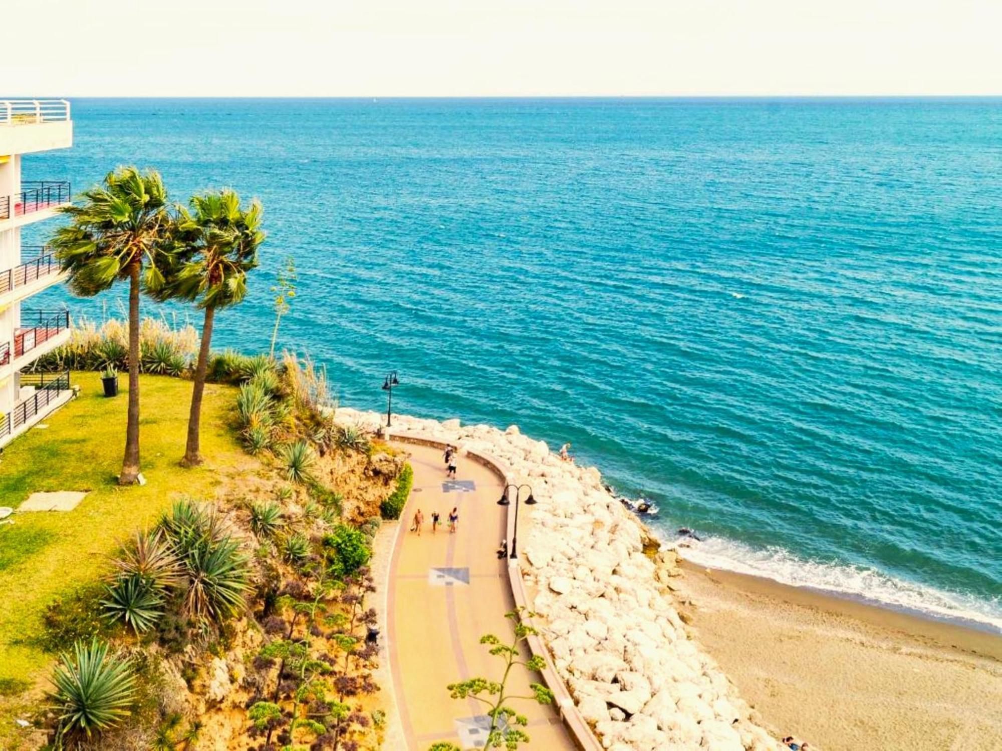 Santa Clara Modern & Exclusive Seafront Apartment Torremolinos Dış mekan fotoğraf