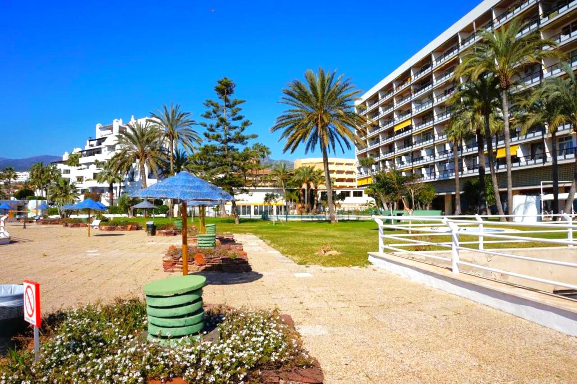 Santa Clara Modern & Exclusive Seafront Apartment Torremolinos Dış mekan fotoğraf
